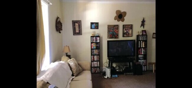 Photo - 9 Gowen St Apartment