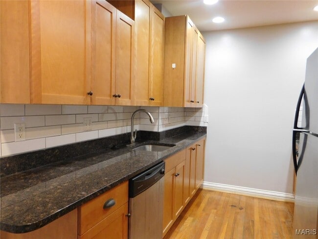 Photo - 757 Syracuse Ave Unit 1N