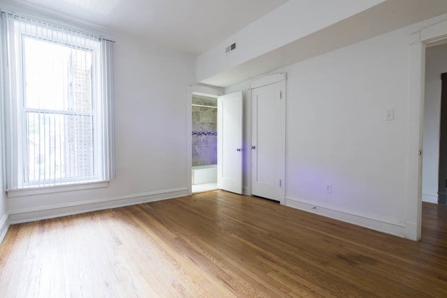 Photo - 7210 S Yates Blvd