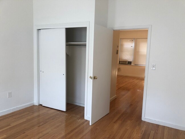 1706 Commonwealth Unit 23