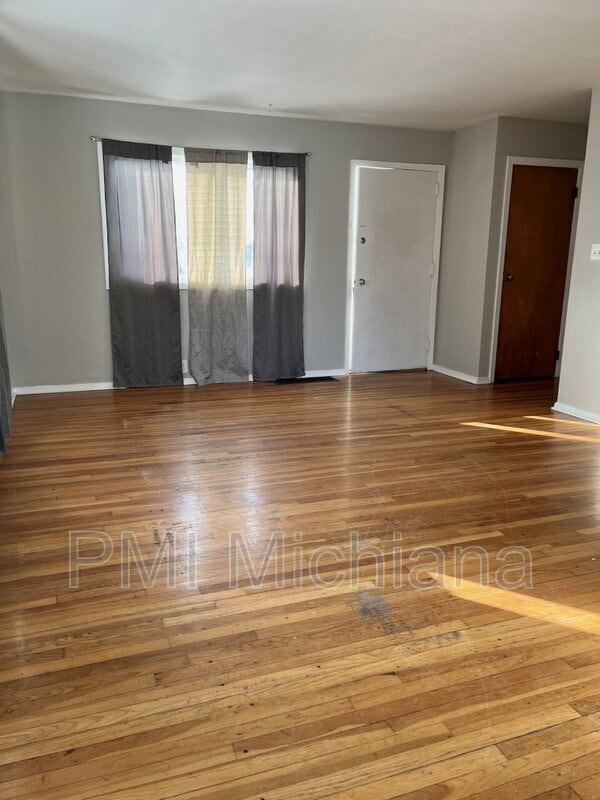 Photo - 4414 Huron Cir