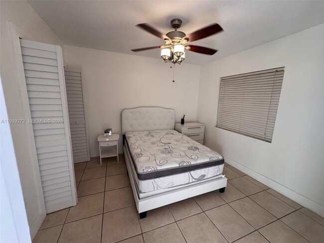 Photo - 842 SW 89th Ave Unidad B