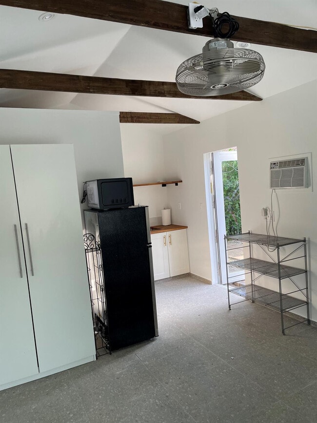 Photo - 1005 Cortez St Unidad B