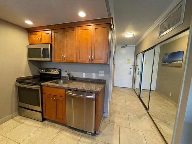 Photo - Lahaina Shores Furnished Studio Units Available Now!