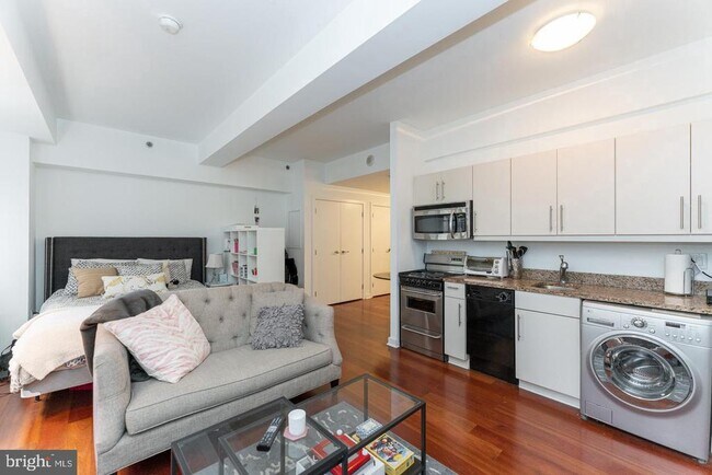 Photo - 219 S 18th St Unidad 504