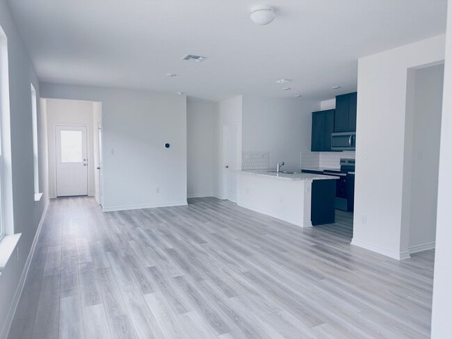 Photo - 14311 Calaveras Cv