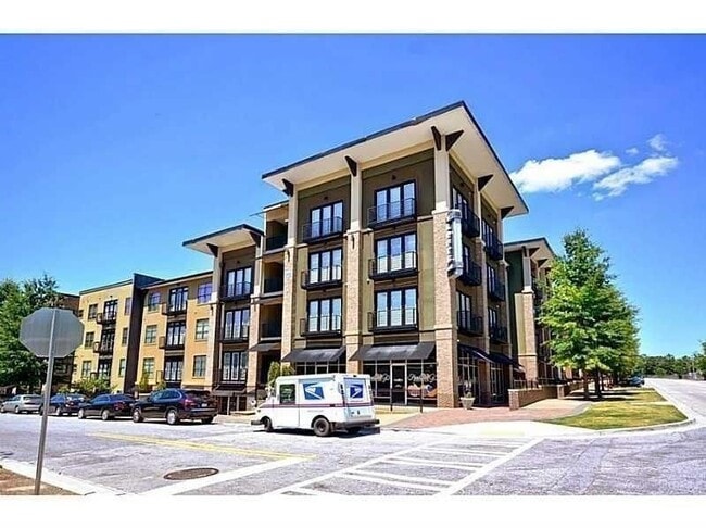 Building Photo - 5300 Peachtree Rd Unit 501