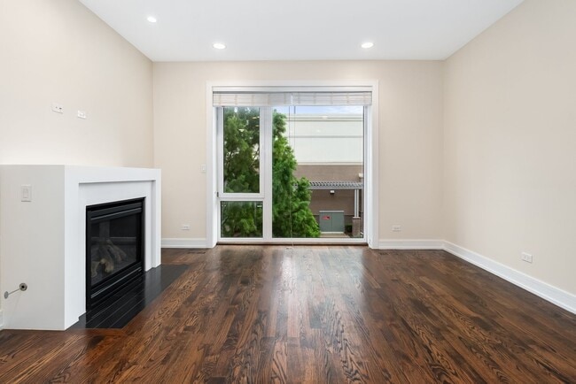 Photo - 3514 N Sacramento Ave Unit 3514-3S