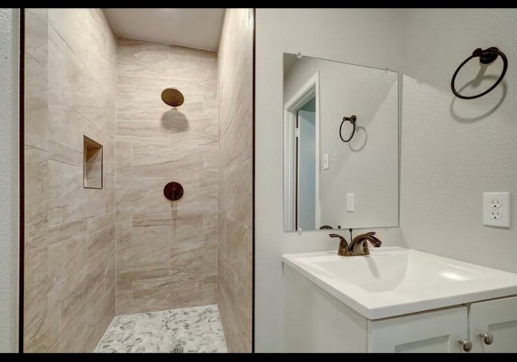 Photo - 13335 Ambrose St