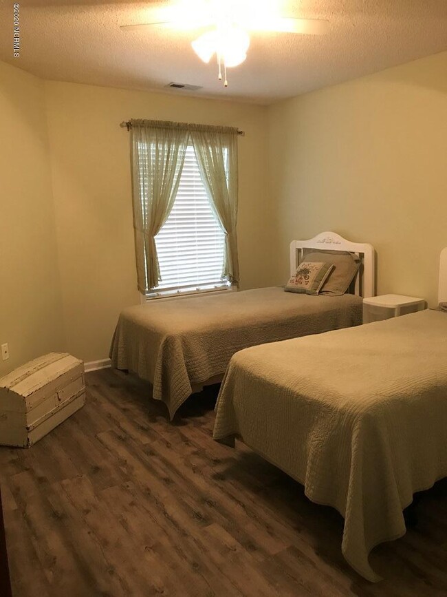 Photo - 4146 Breezewood Dr Unit 202