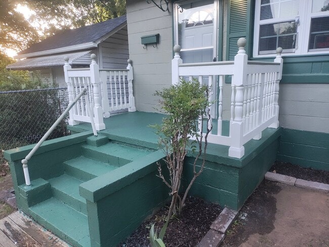 224 Clement Ave
