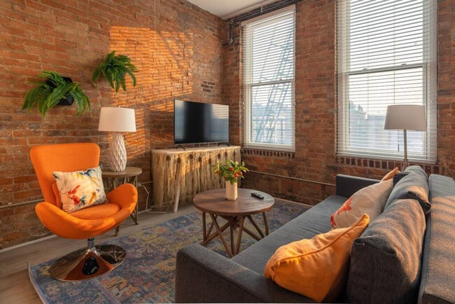 Photo - 1906 Elm St Unidad ID1056049P