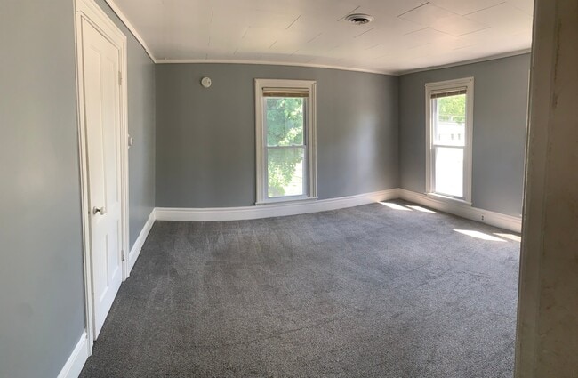 Photo - 131 Caledonia St Unit 2 (Upstairs )