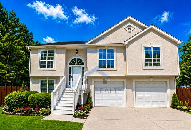 Building Photo - Welcome Home to Ellenwood – 3 Beds • 1.5 Baths of Comfort