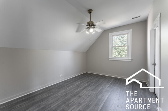 Photo - 2853 W Dickens Ave Unit 2