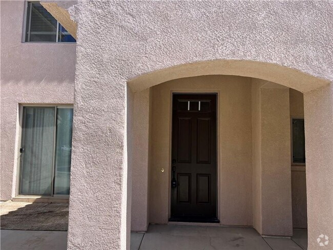 Building Photo - Spacious Condo
