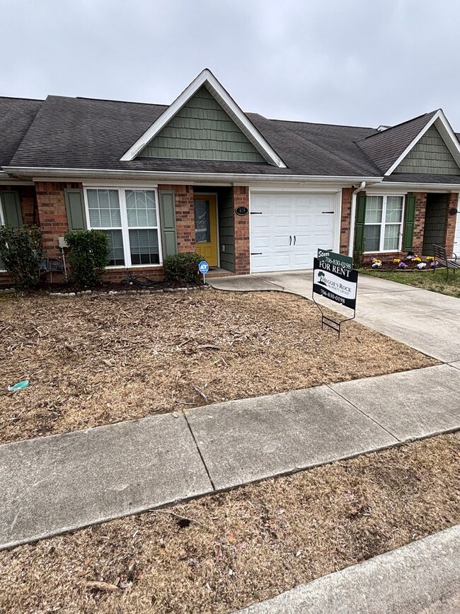 Building Photo - 818 Bryan Cir