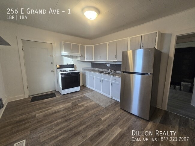 Building Photo - 256 E Grand Ave Unit 1