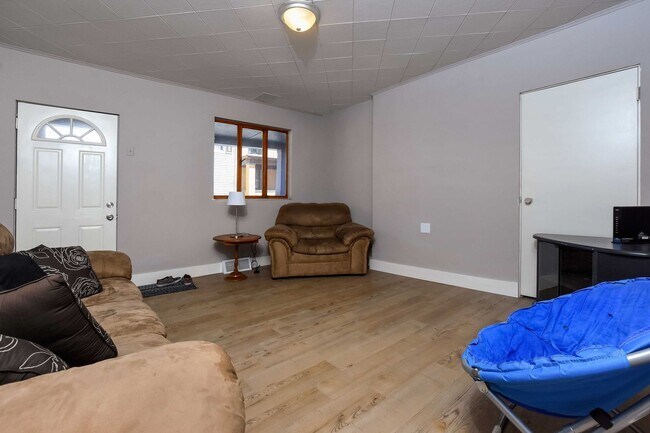 Photo - 4 bedroom in South Side