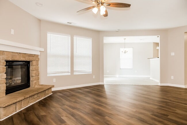 Photo - 1131 Rainier Ln