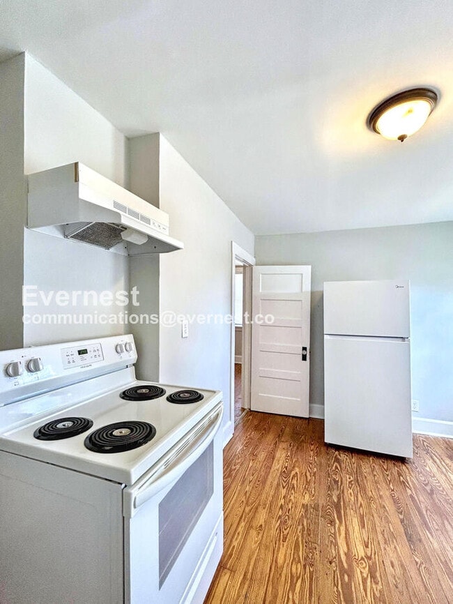 Photo - 901 E Nine Mile Rd Unit b