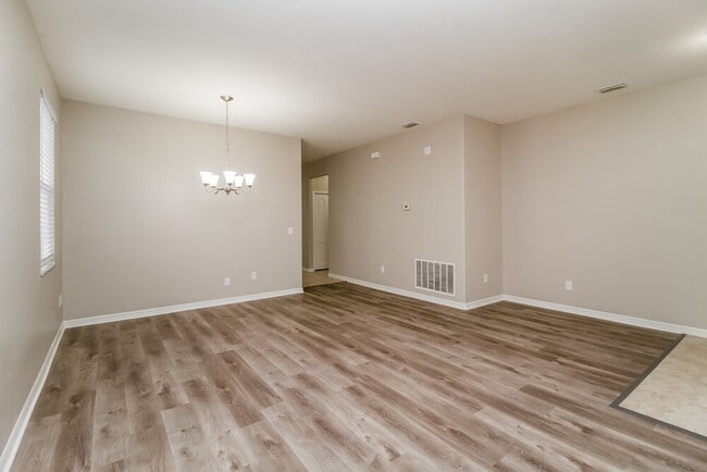 Photo - 513 Bella Rosa Cir Casa