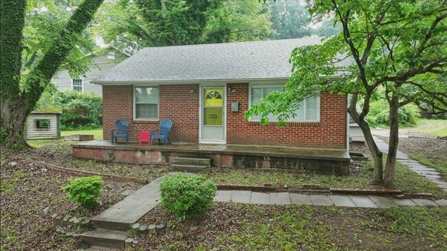 Photo - 239 W Lemly St