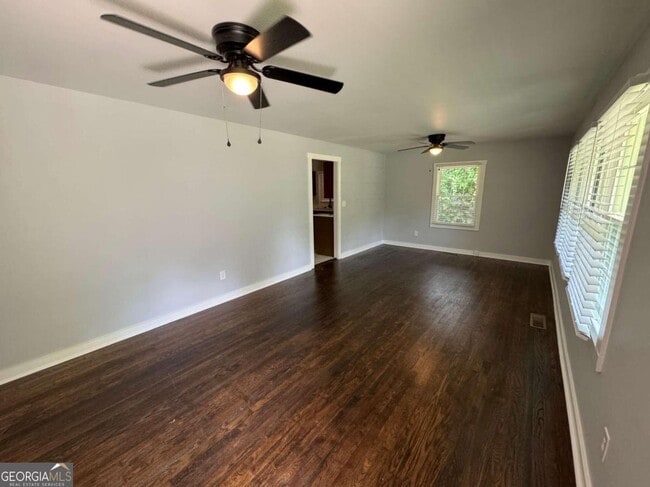 Photo - 285 Willow Run