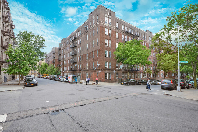 Photo - 3572-3576 Dekalb Ave Apartments