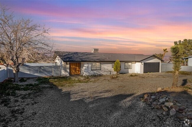 Building Photo - 60468 Latham Trail Rental