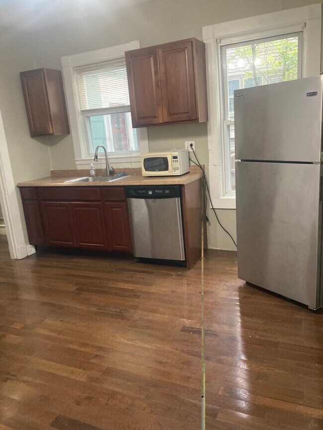 Photo - 77 Walnut St Unit 1
