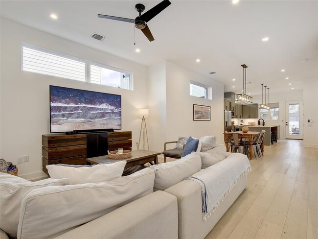 Photo - 1411 Cometa St