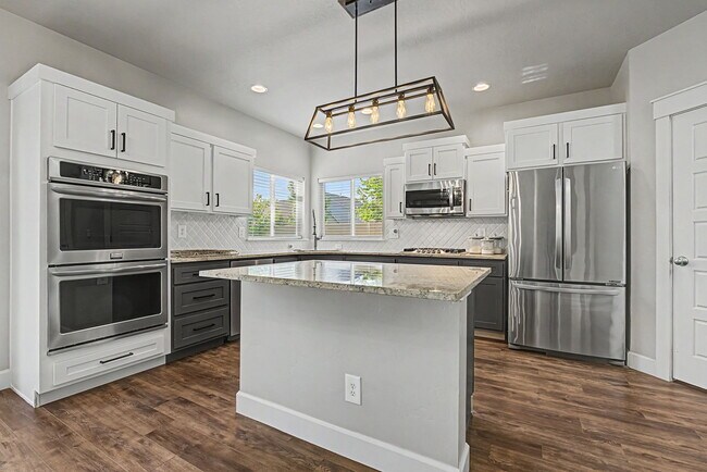 Photo - 5140 N Elmstone Ave