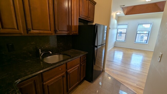 Photo - 215 Woodward St