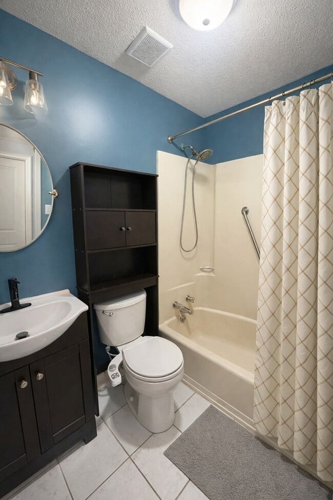 Photo - 268 Bellehaven Dr