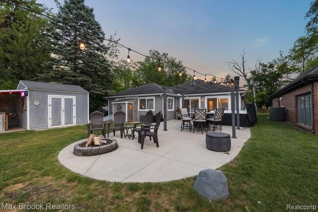 Photo - 486 Charlevoix St