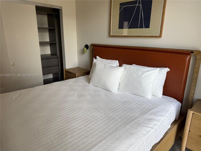 Photo - 11 NE 6th St Unit 802