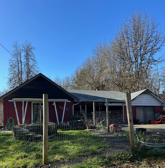 Building Photo - 2015 SE Ridge Rd Rental