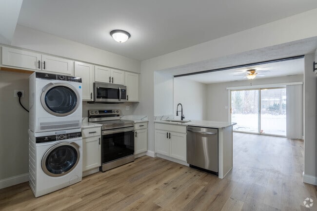 2BR, 1BA - 900SF - Kitchen - TERRA - Hiram