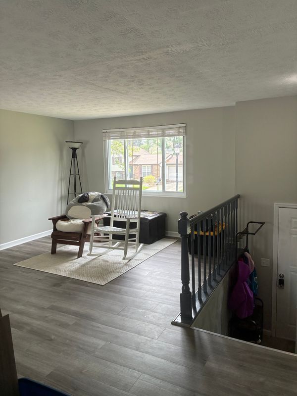 Photo - 744 Maplewood Ln