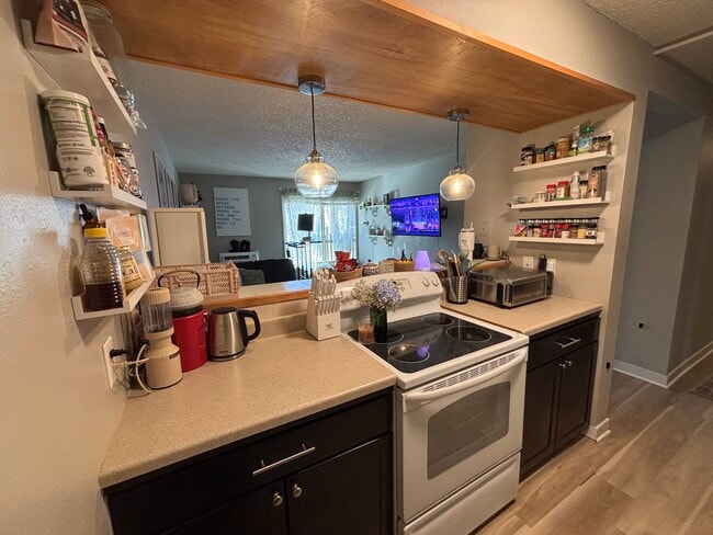 Kitchen - 2707 Valmont Rd Unit 209A