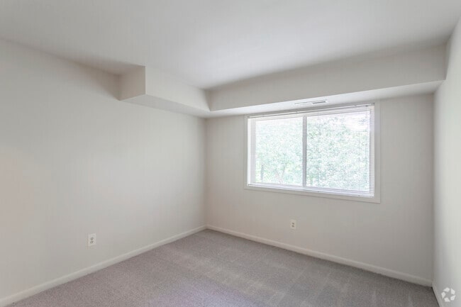 3 BR, 2 BA - 1,060 SF