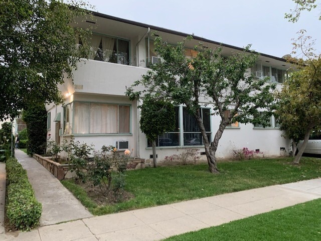 Building Photo - 144 S Bedford Dr Unit large apartment