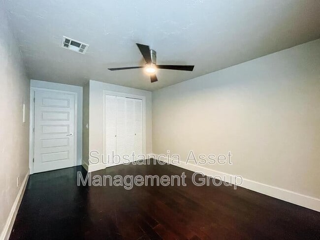 Photo - 915 NW 7th St