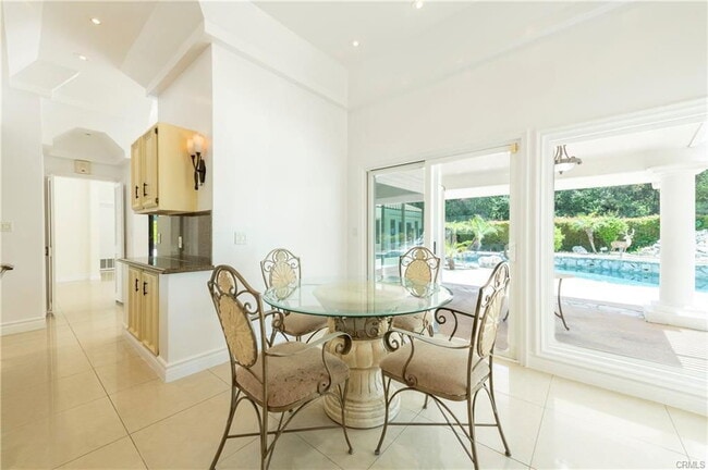 Photo - 16379 Meadow Ridge Way