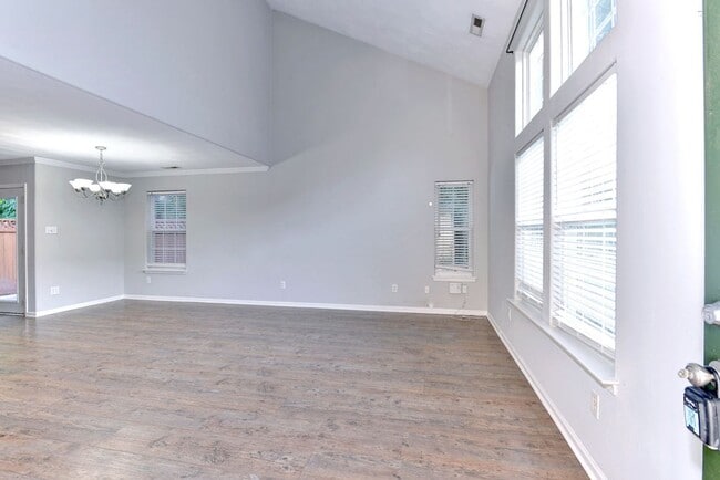 Photo - Nicely Updated Condo in Great Neighborhood
