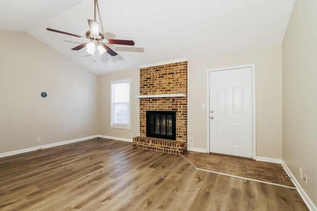 Photo - 7900 Rochelle Rd