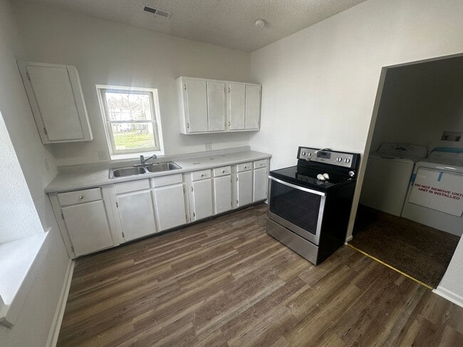 Building Photo - 1501 Faraon St Unit 1501 Faraon St.