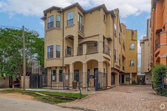 Building Photo - 910 Snover St Rental
