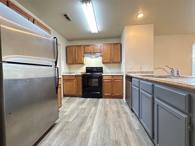 Photo - 1211 Oakland Ave Apartment Unit 3